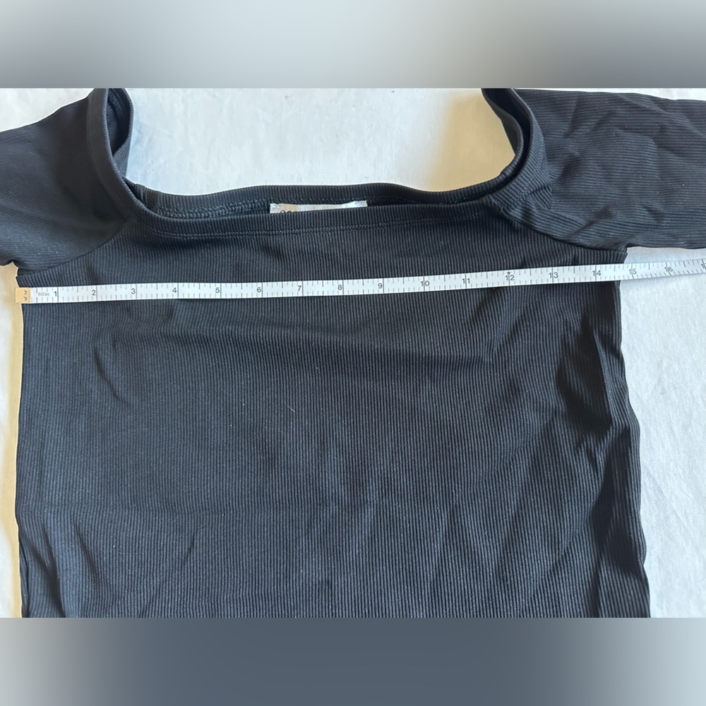 Good American Black micro Ribbed Off-Shoulder Top size 3 - Picture 5 of 7